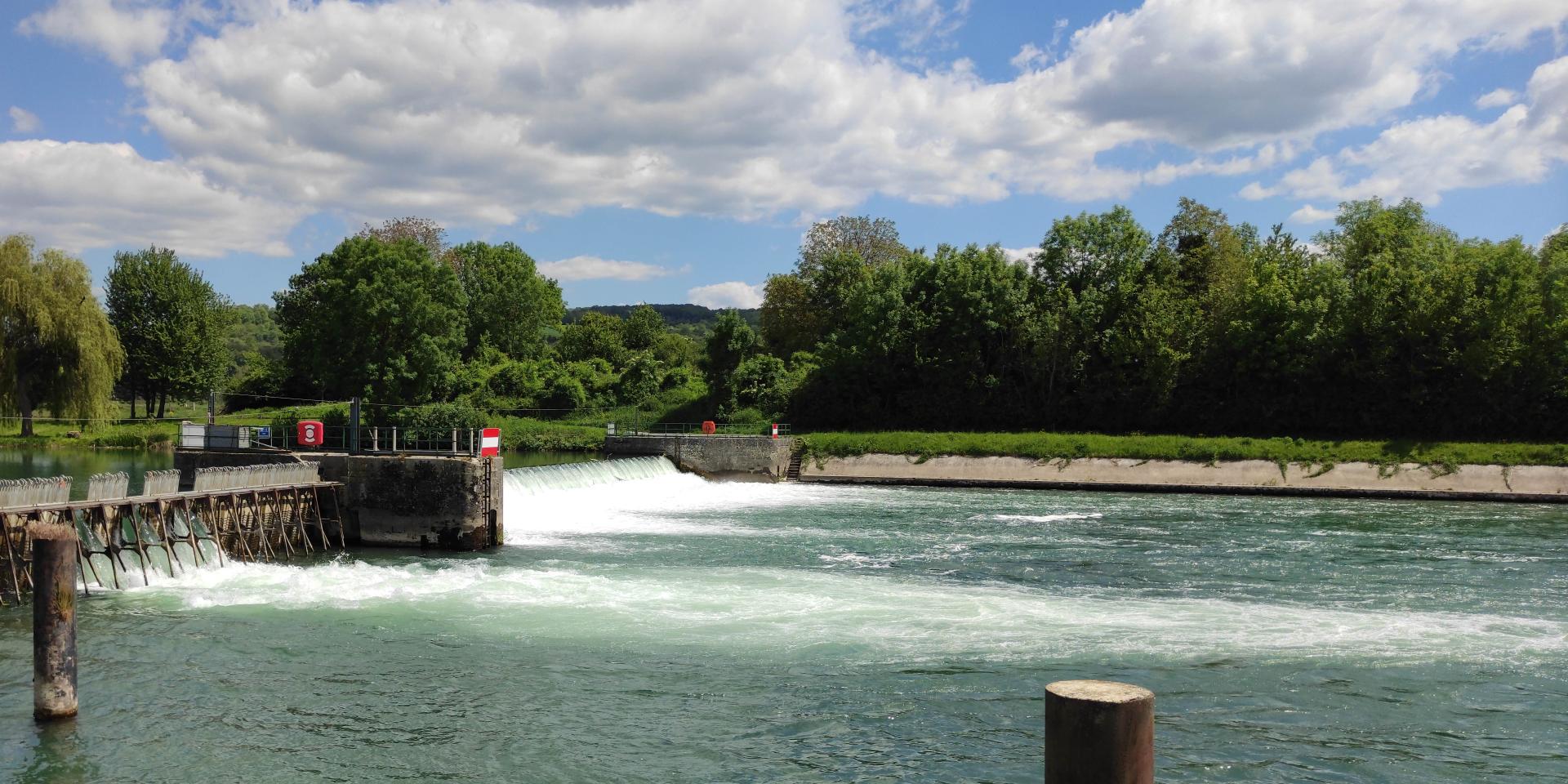 Stroll on the edge of the Marne in Charly Sur Marne